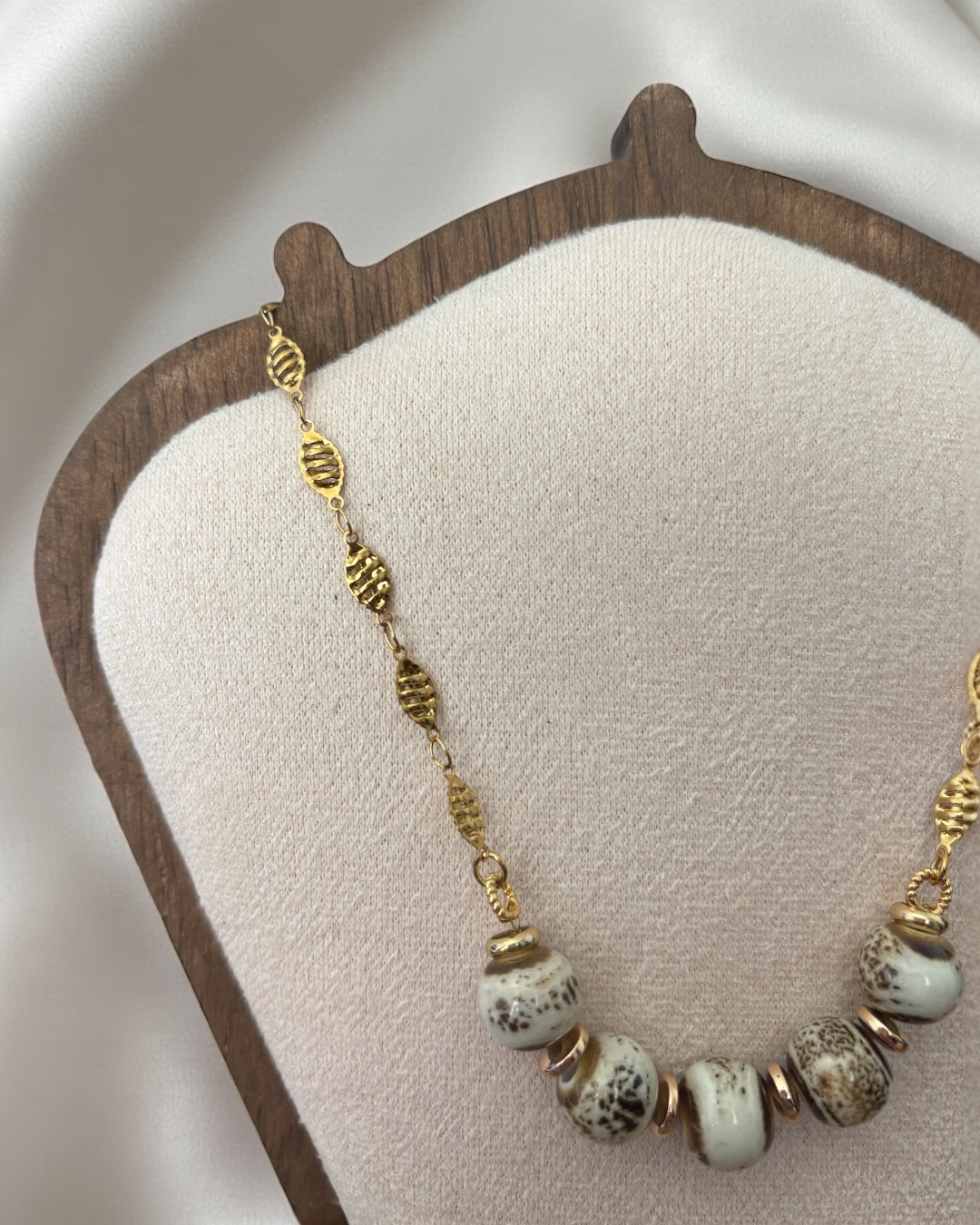 Collier talisman Terre de Sienne – Image 2